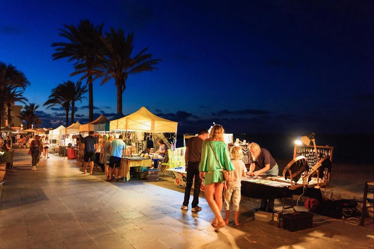 Appartamento SA VARADERO Fronte Mare Con Cucina Es Pujols Apartamento